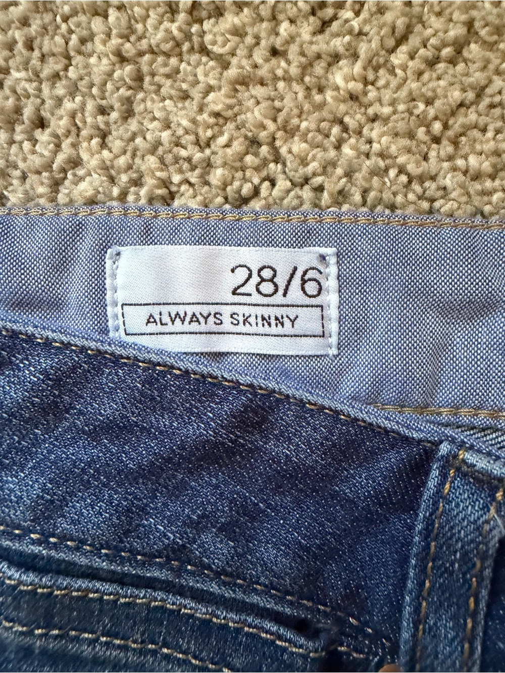 Gap women’s Patchwork low rise Slim Fit Jeans - Blue - Picture 4 of 6